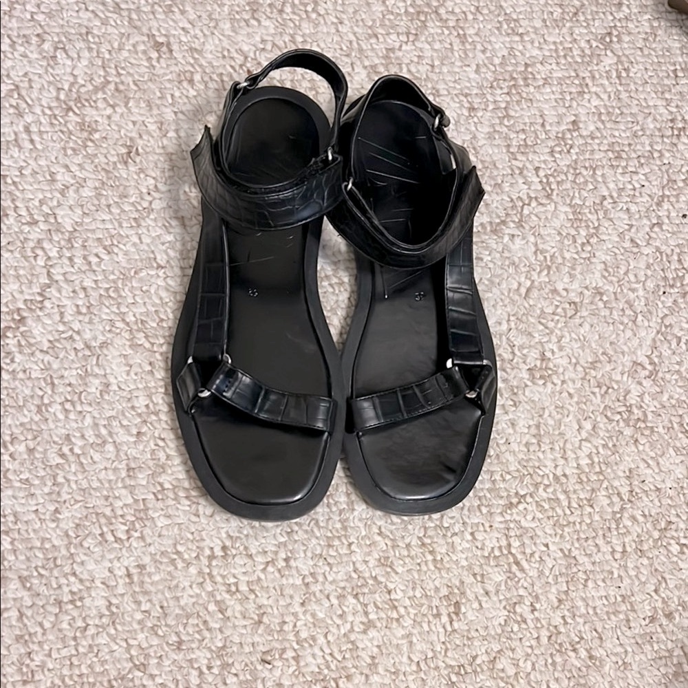 Zara Black Sporty Sandals with Adjustable Straps New without tag.